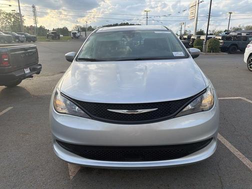 Silver Mist Clearcoat 2023 Chrysler Voyager LX