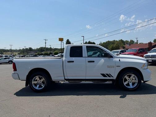 Bright White Clearcoat 2016 RAM 1500 Tradesman/Express