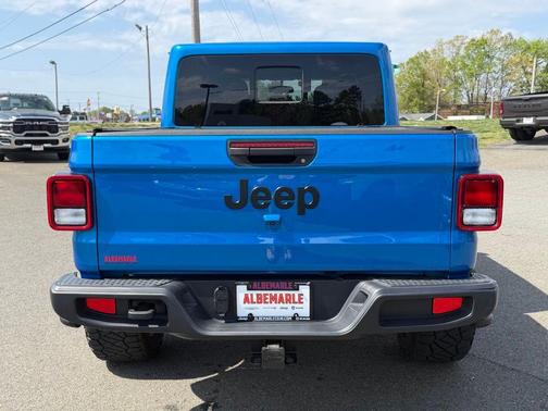 Hydro Blue Pearlcoat 2025 Jeep Gladiator Sport