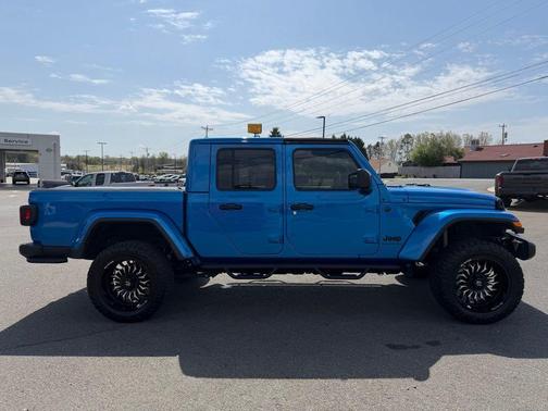 Hydro Blue Pearlcoat 2025 Jeep Gladiator Sport
