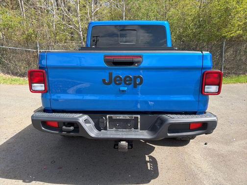 Hydro Blue Pearlcoat 2025 Jeep Gladiator Sport