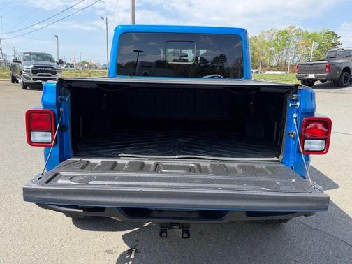 Hydro Blue Pearlcoat 2025 Jeep Gladiator Sport