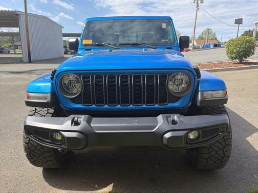 Hydro Blue Pearlcoat 2025 Jeep Gladiator Sport