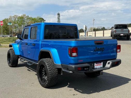 Hydro Blue Pearlcoat 2025 Jeep Gladiator Sport