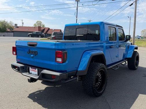 Hydro Blue Pearlcoat 2025 Jeep Gladiator Sport