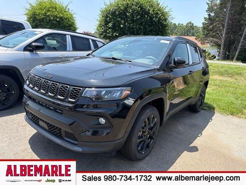 Diamond Black 2026 Jeep Compass Latitude