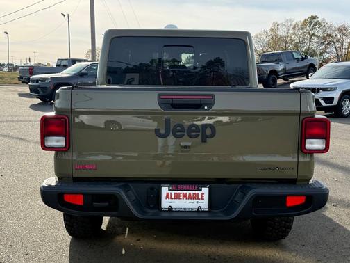 2025 Jeep Gladiator Sport