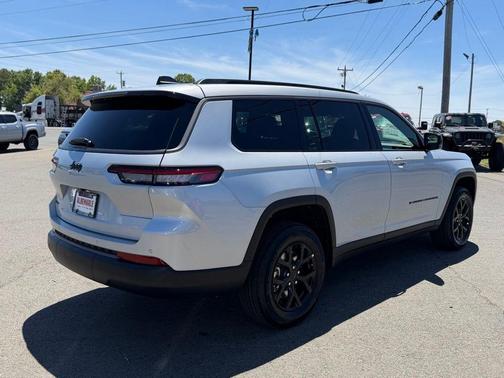 Silver Zynith 2026 Jeep Grand Cherokee L Laredo