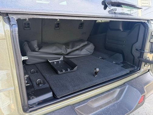 PJ5 2026 Jeep Wrangler Rubicon