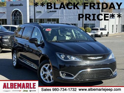 2017 Chrysler Pacifica Touring-L