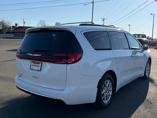 2022 Chrysler Pacifica Touring-L