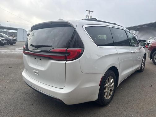 2022 Chrysler Pacifica Touring-L