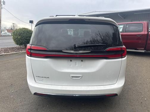 2022 Chrysler Pacifica Touring-L