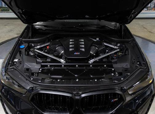 Carbon Black Metallic 2027 BMW X6 M60i