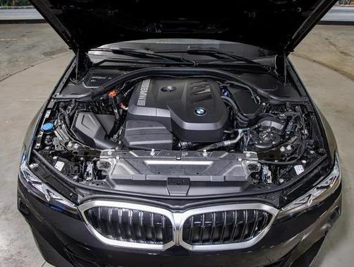 2025 BMW 330 i xDrive