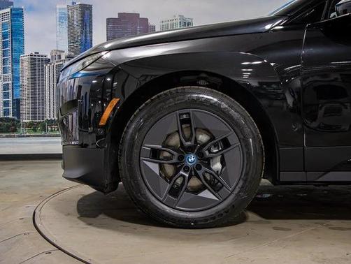 2025 BMW iX xDrive50