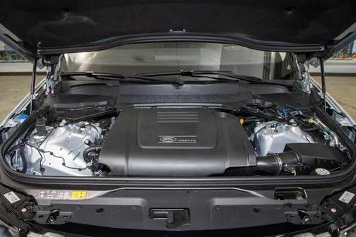 2024 Land Rover Discovery P300 S