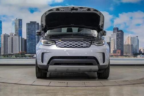 2024 Land Rover Discovery P300 S