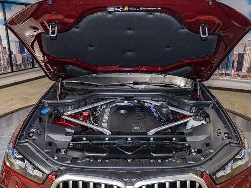 Aventurin Red 2027 BMW X6 xDrive40i