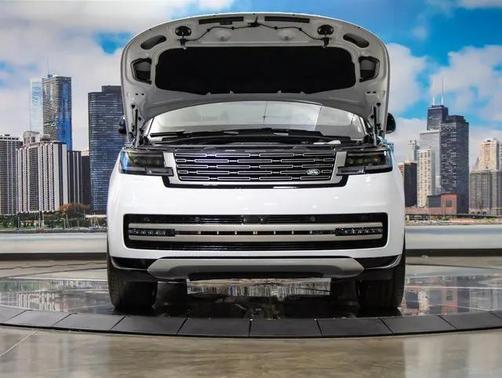 2025 Land Rover Range Rover SE