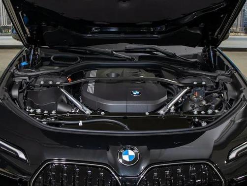 2025 BMW 740 i xDrive