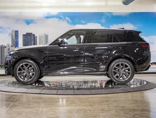 2025 Land Rover Range Rover Sport SE