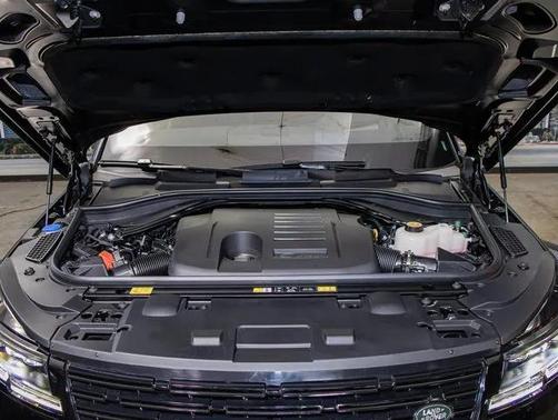2025 Land Rover Range Rover Sport SE