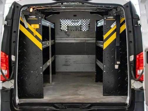 2017 Mercedes-Benz Metris Base