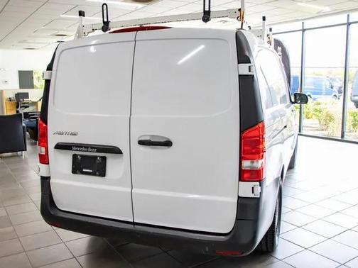 2017 Mercedes-Benz Metris Base