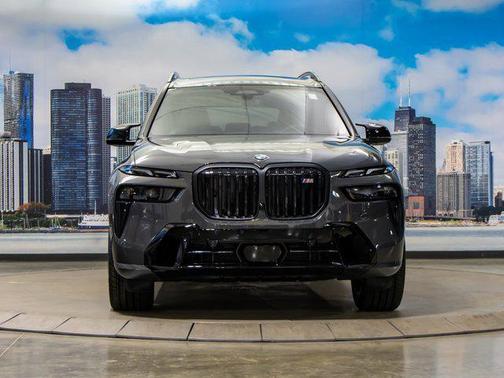 2025 BMW X7 M60i