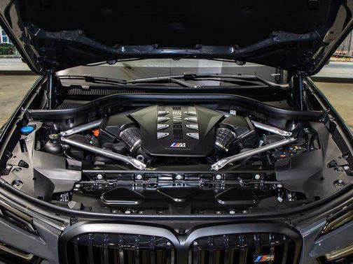 2025 BMW X7 M60i