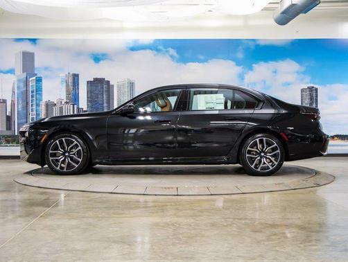 2025 BMW 740 i xDrive