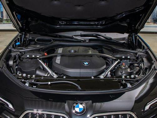 2025 BMW 740 i xDrive