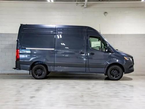 2025 Mercedes-Benz Sprinter 2500 Cargo 144 WB