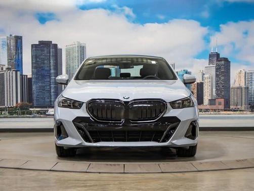 Brooklyn Grey Metallic 2027 BMW 530 i xDrive