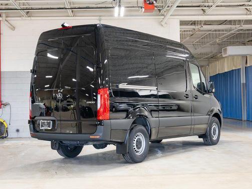 2025 Mercedes-Benz Sprinter 2500 Standard Roof