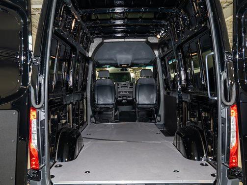 2025 Mercedes-Benz Sprinter 2500 Standard Roof