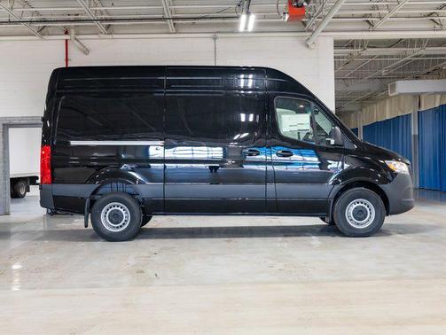 2025 Mercedes-Benz Sprinter 2500 Standard Roof