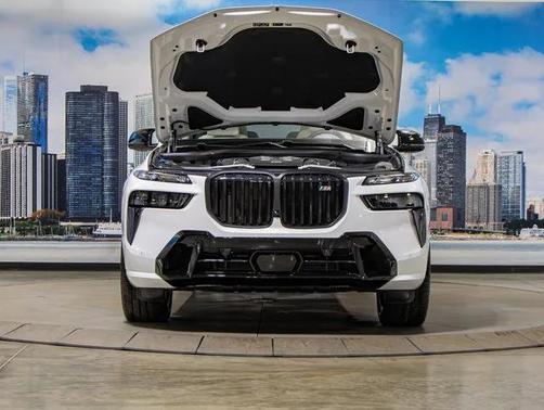2025 BMW X7 M60i