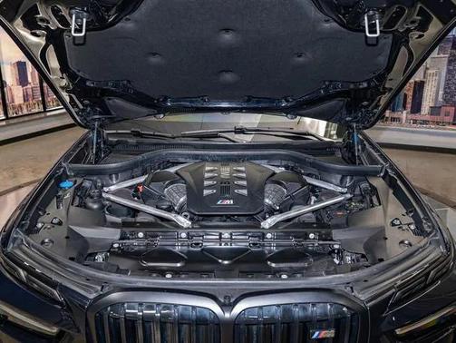 2024 BMW X7 M60i