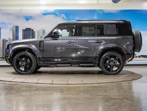 2025 Land Rover Defender X-Dynamic SE