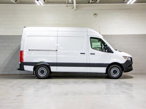 2025 Mercedes-Benz Sprinter 2500 Cargo 144 WB