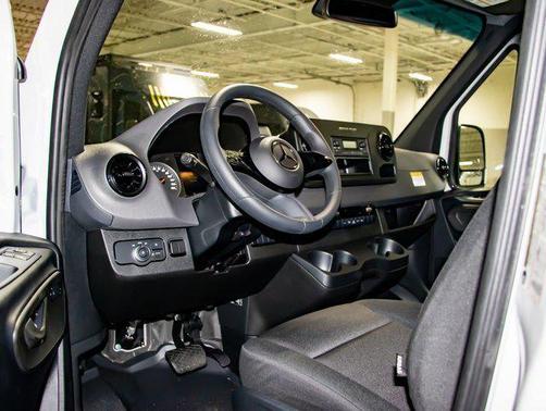 2025 Mercedes-Benz Sprinter 2500 Cargo 144 WB