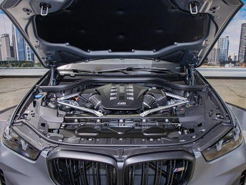 2026 BMW X5 M60i
