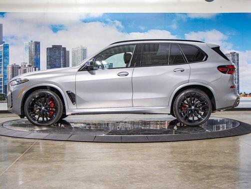 2026 BMW X5 M60i