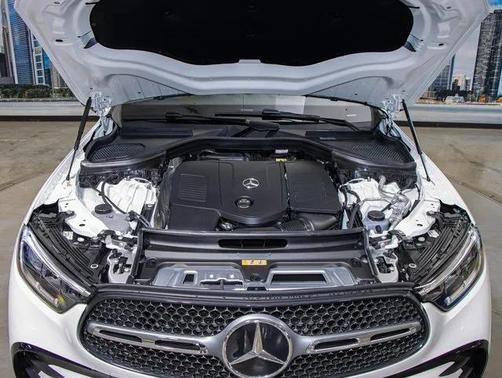 2026 Mercedes-Benz GLC 300 4MATIC