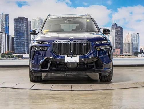 2023 BMW X7 M60i