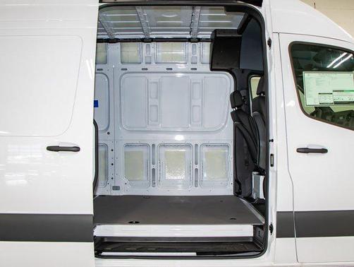 2025 Mercedes-Benz Sprinter 2500 Cargo 170 WB
