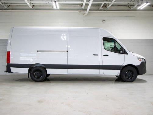 2025 Mercedes-Benz Sprinter 2500 Cargo 170 WB