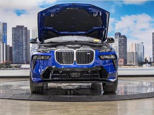 2023 BMW X7 M60i